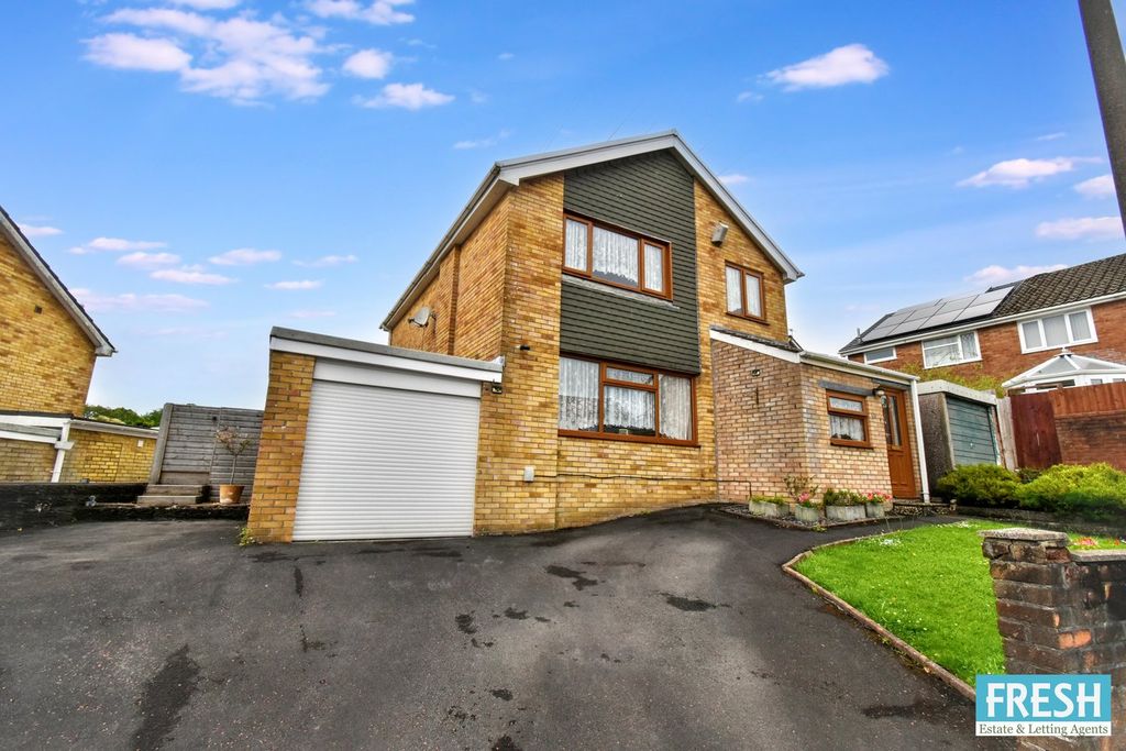 Property photo 1 of 44