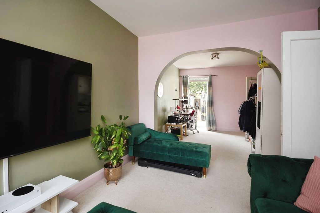Property photo 3 of 15