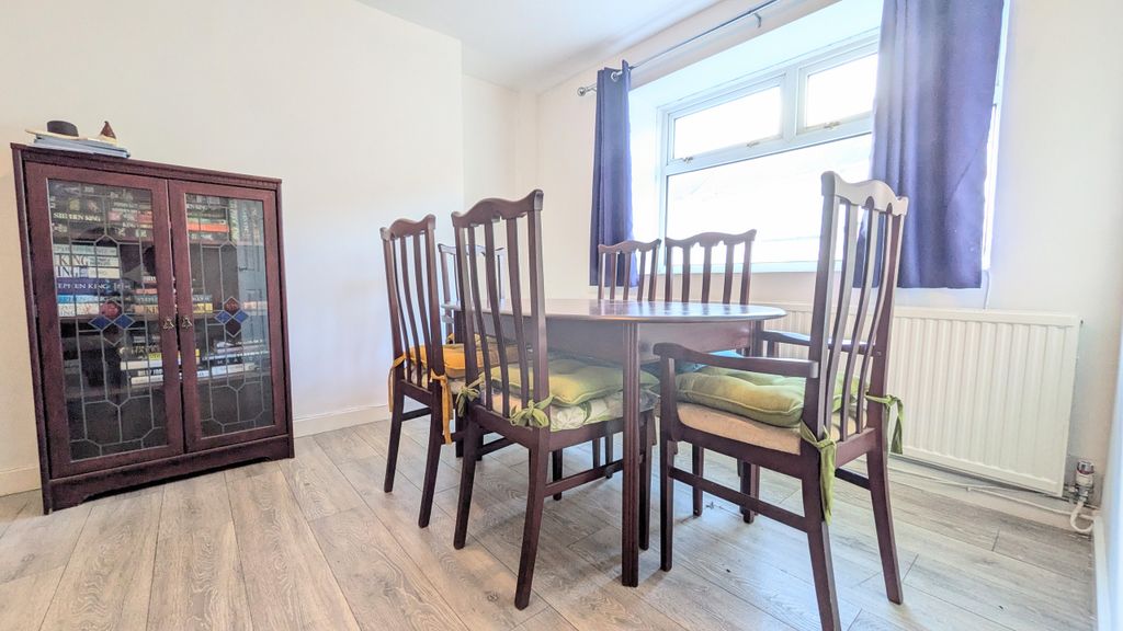 Property photo 3 of 8 Pxl_20251024_101547877.Mp~2