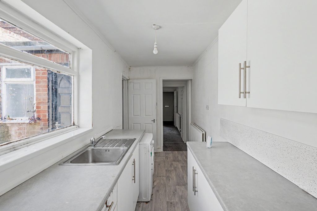 Property photo 3 of 11 32 Kimberley Street, Hartlepool, Durham  Ts26 9Bg