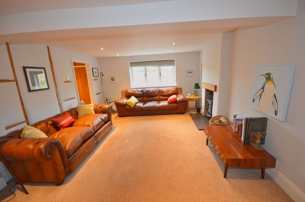 Property photo 2 of 37