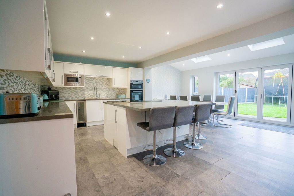 Property photo 2 of 51