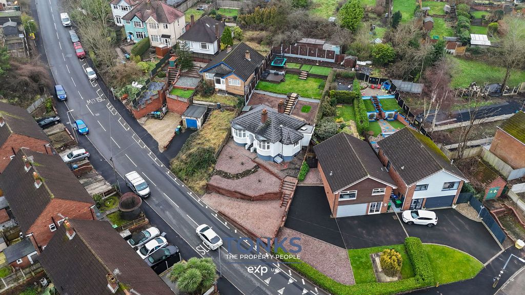 Property photo 2 of 27