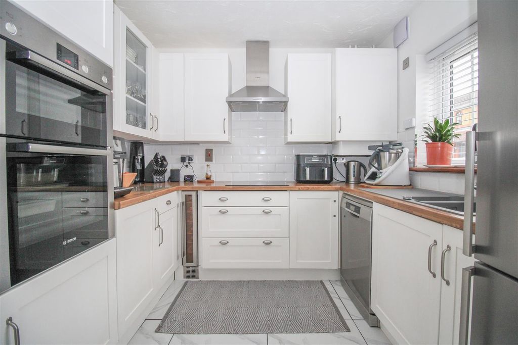 Property photo 3 of 15 Img_0001.Jpg