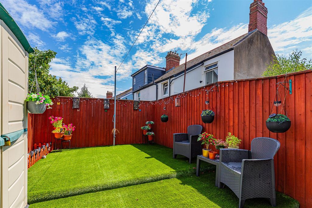 Property photo 3 of 10 Glamorgan Street 52-8.Jpg