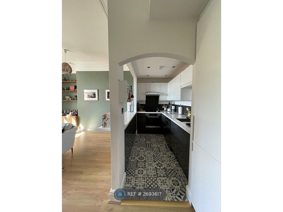 Property photo 3 of 16 Kitchen