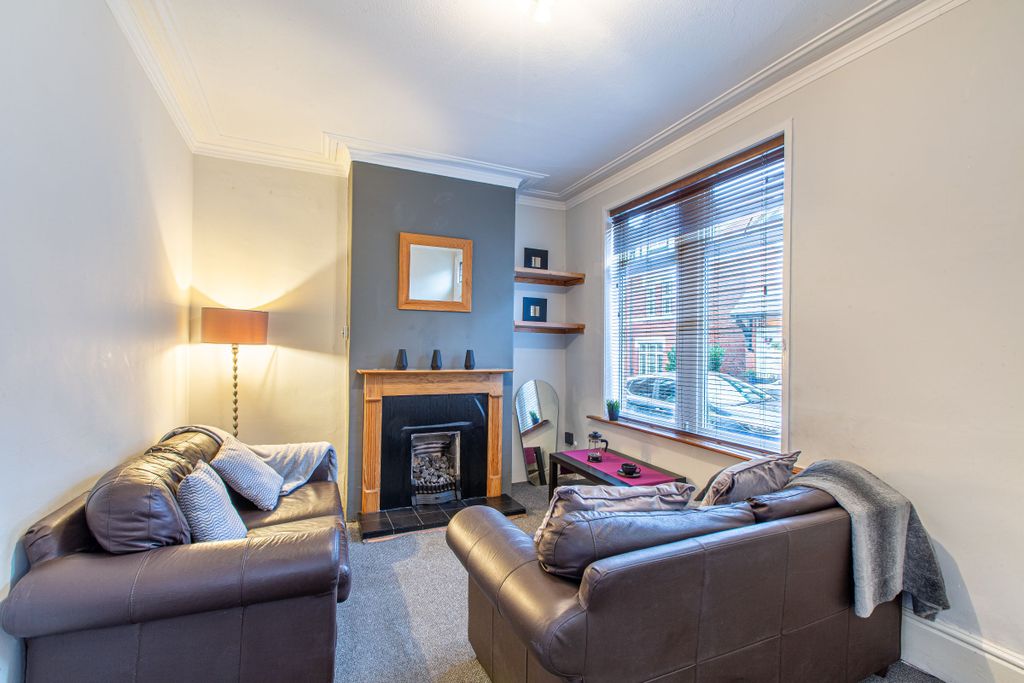 Property photo 2 of 12