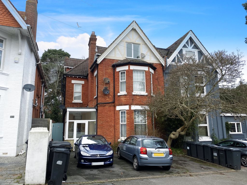 Property photo 2 of 9