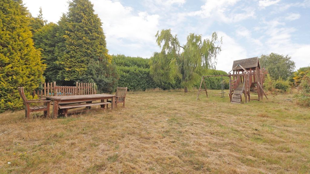 Property photo 3 of 22 Picture No. 11