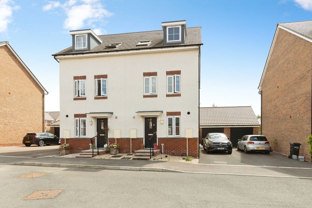 Property photo 1 of 16 Pbox-Img.Jpg