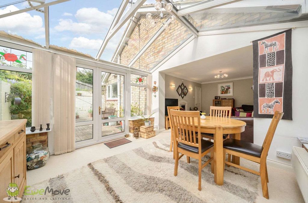 Property photo 3 of 22 Conservatory