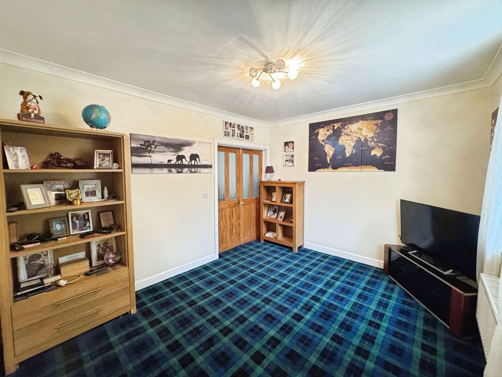 Property photo 2 of 22