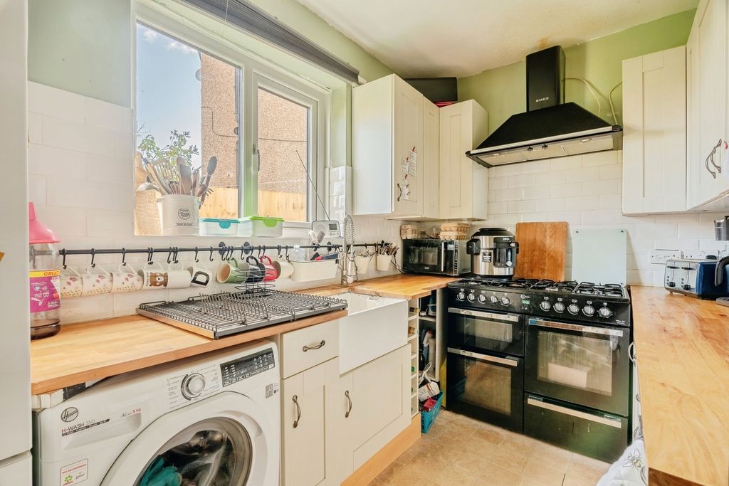 Property photo 3 of 17 Photo