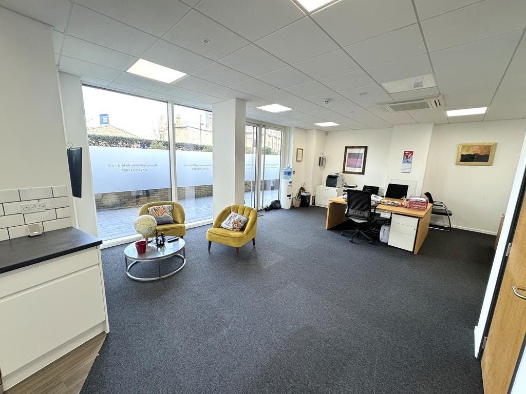 Property photo 3 of 10 Kew Bridge  Unit 2  Brentford 3.Jpg