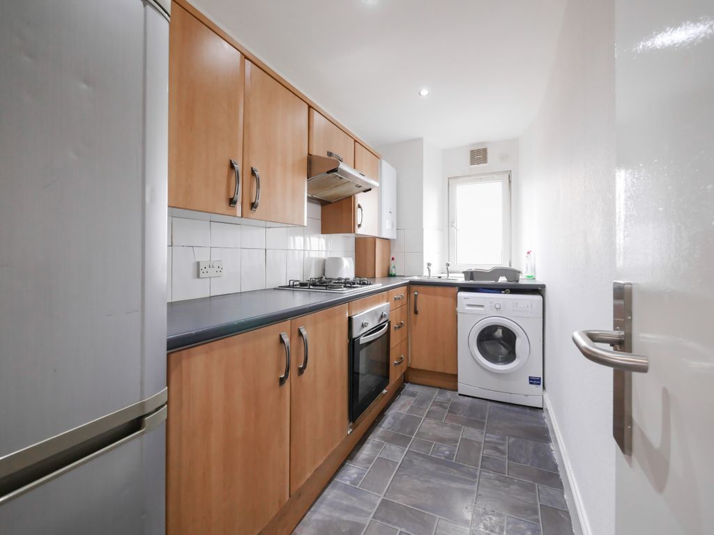 Property photo 2 of 10 Kitchen