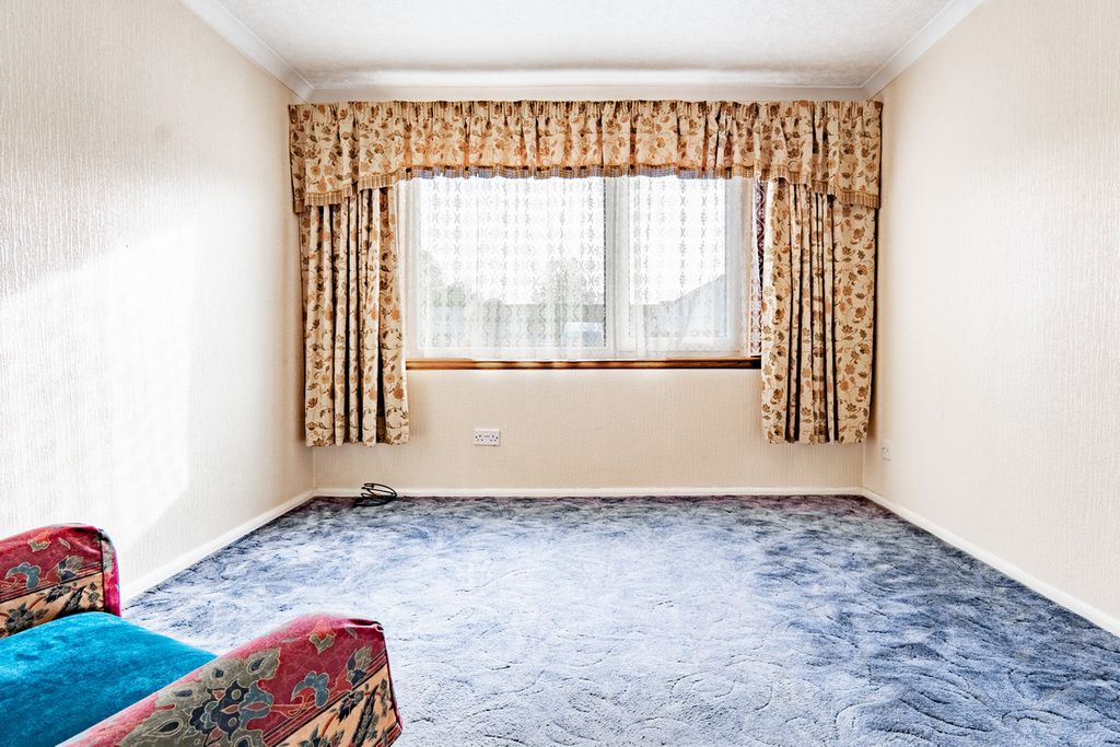 Property photo 2 of 24