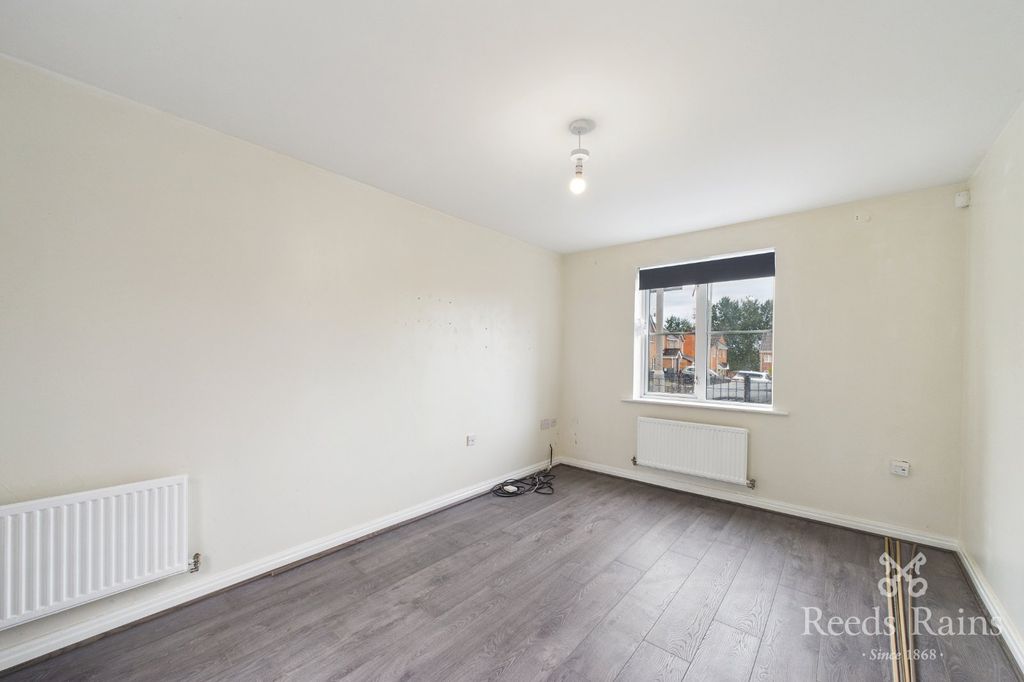Property photo 3 of 13 Picture No. 16