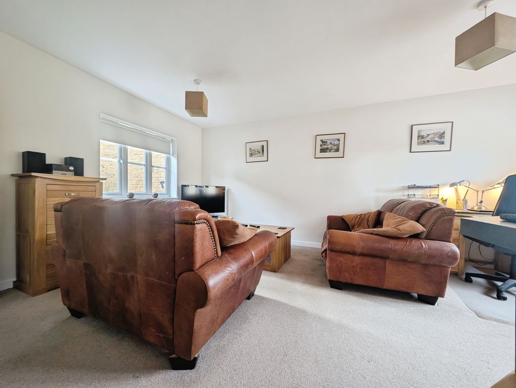 Property photo 3 of 19