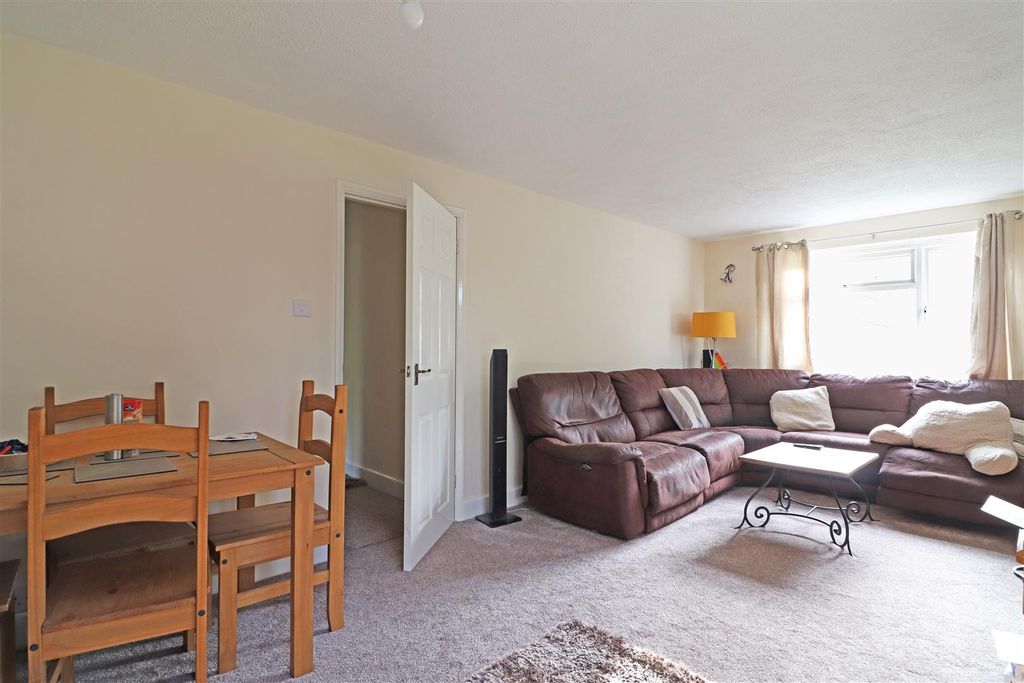 Property photo 3 of 9