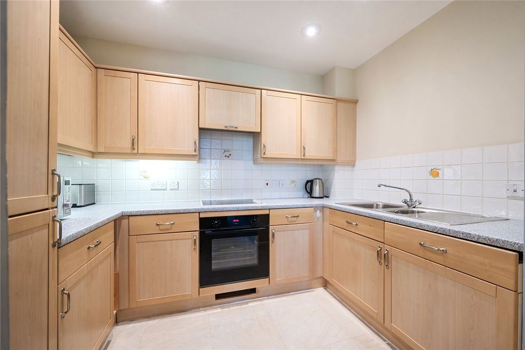 Property photo 3 of 14 Kitchen