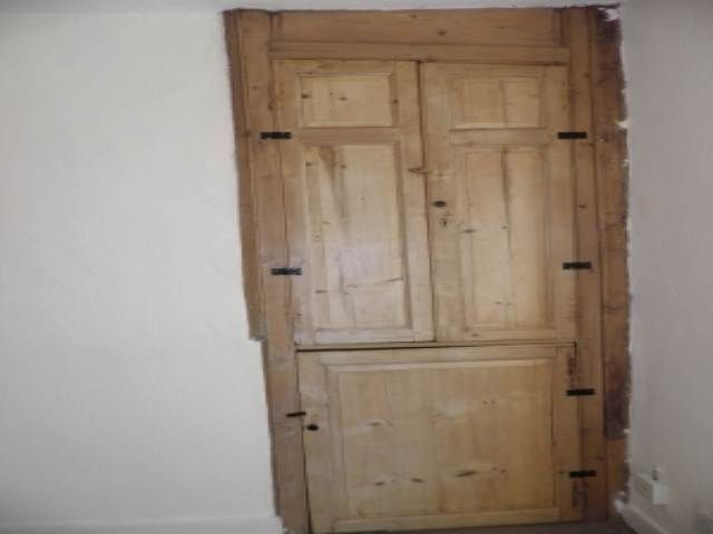 Property photo 3 of 9 Wardrobe
