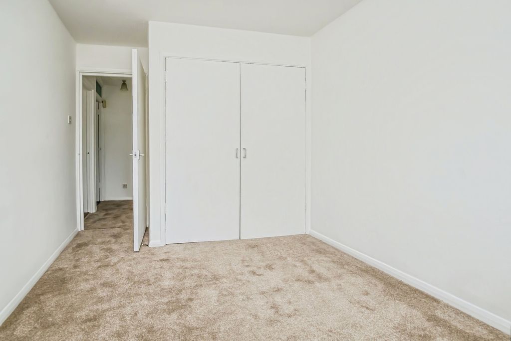 Property photo 3 of 9 Photo