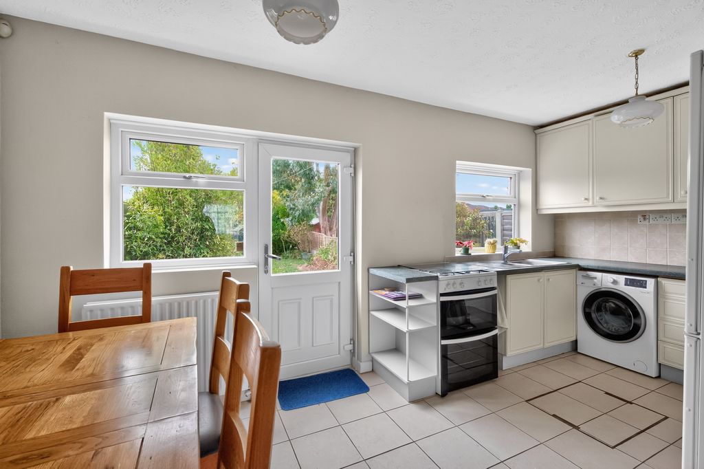 Property photo 2 of 20