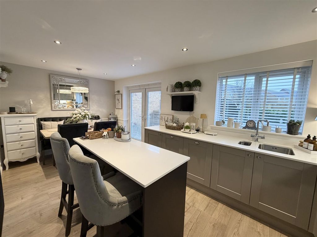 Property photo 3 of 22 Kitchen Diner