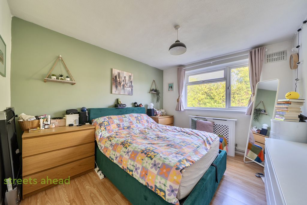 Property photo 3 of 18 77d8A61F-6Cfc-4d9...