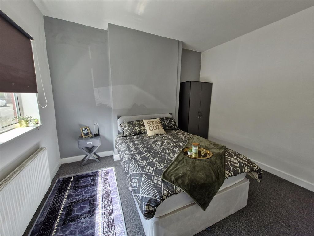 Property photo 1 of 19 Private Room In A Shared House