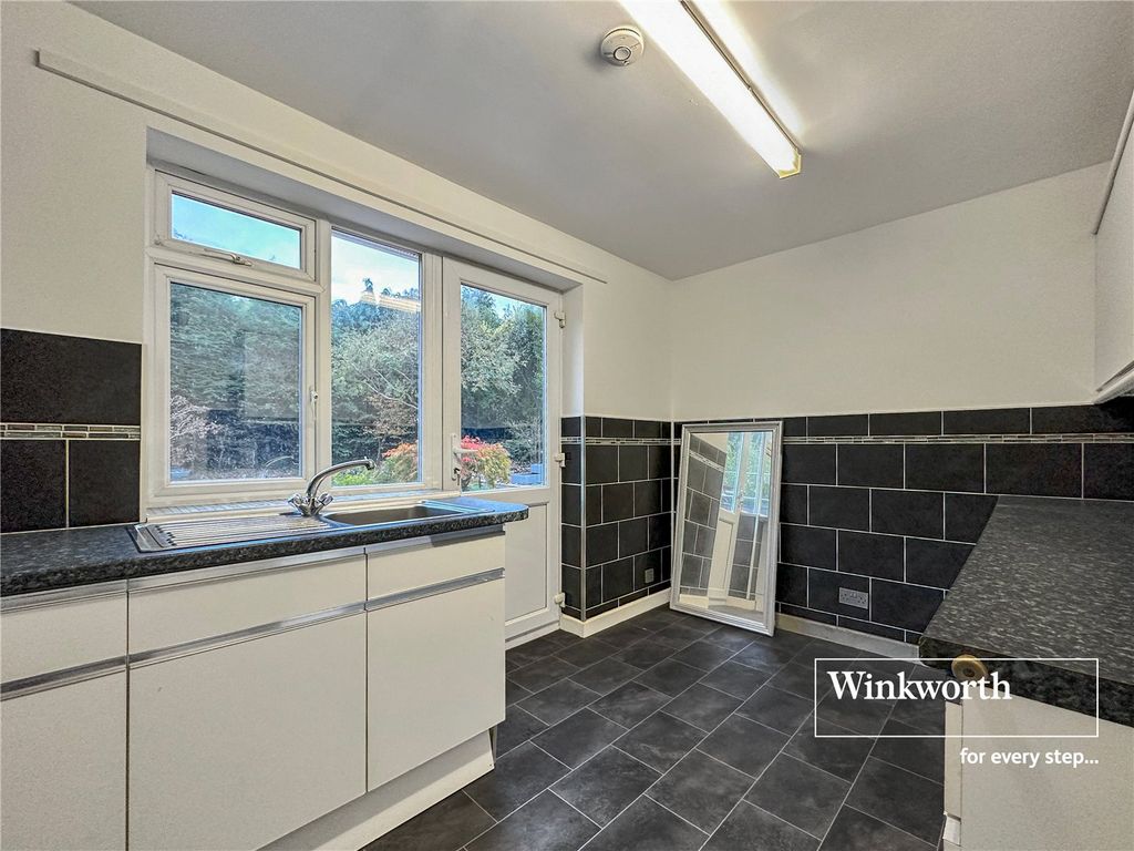 Property photo 3 of 11 Picture No. 10