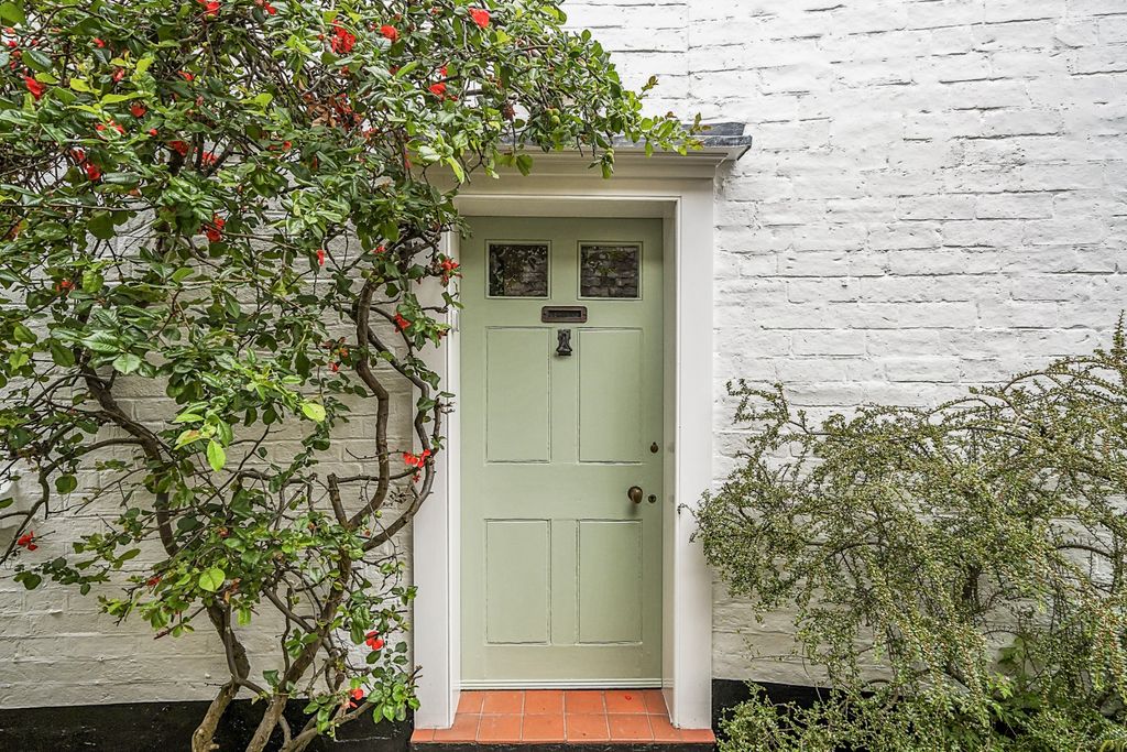 Property photo 1 of 20