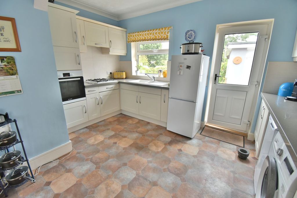 Property photo 3 of 21