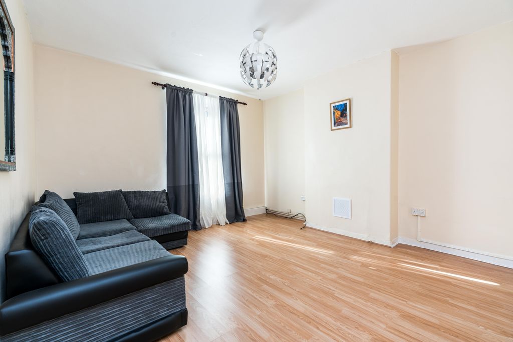 Property photo 2 of 6