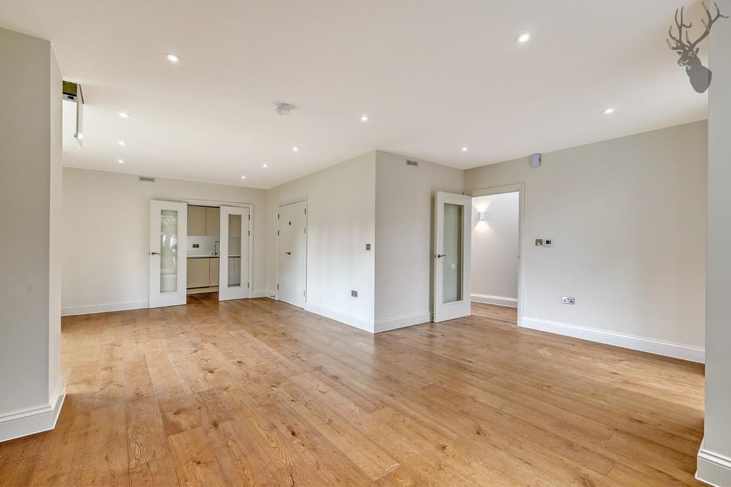 Property photo 2 of 30