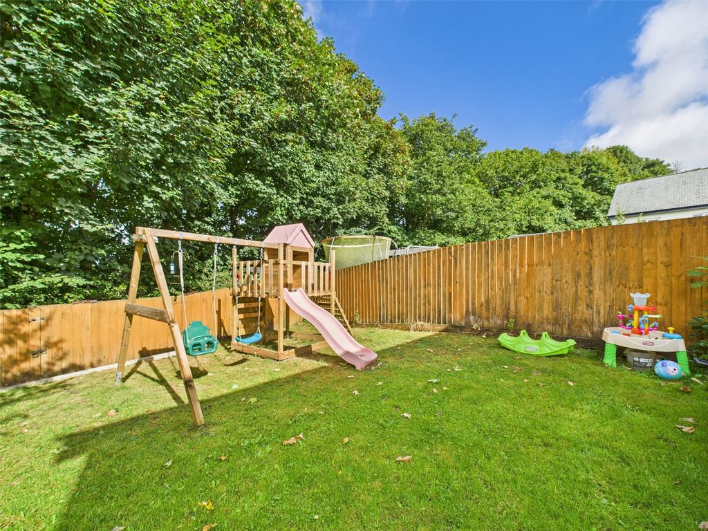 Property photo 2 of 16 Picture No. 12