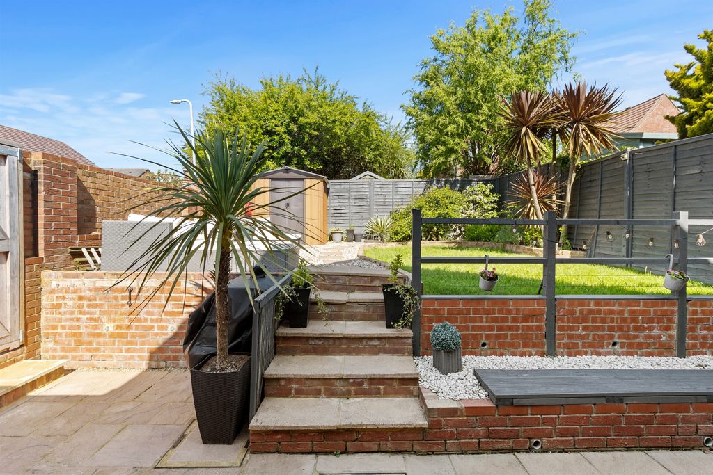 Property photo 3 of 28