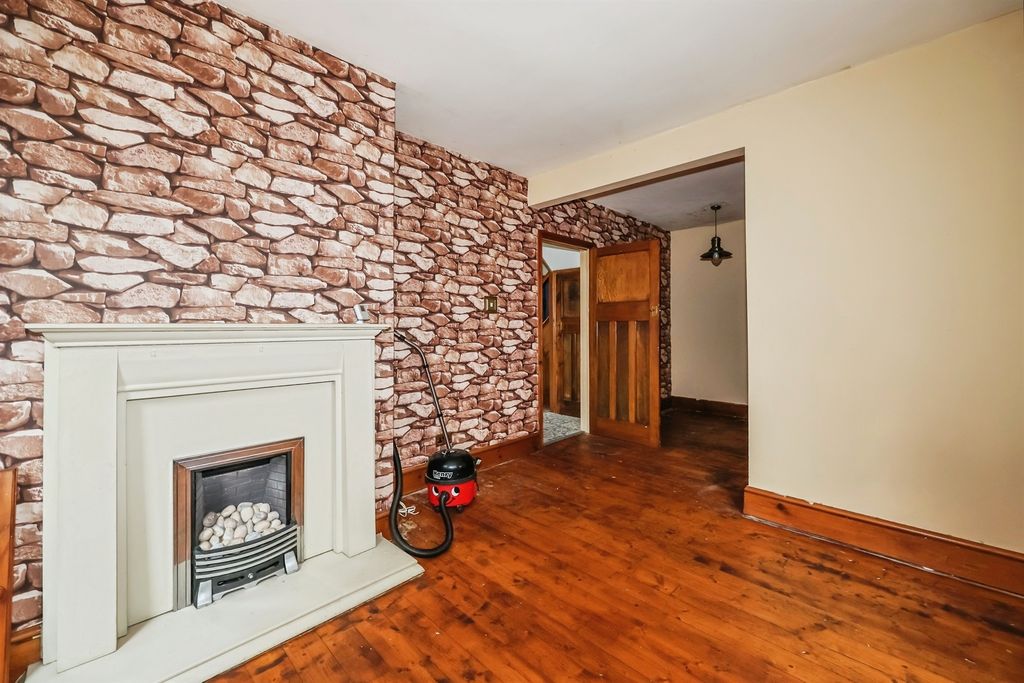Property photo 3 of 20