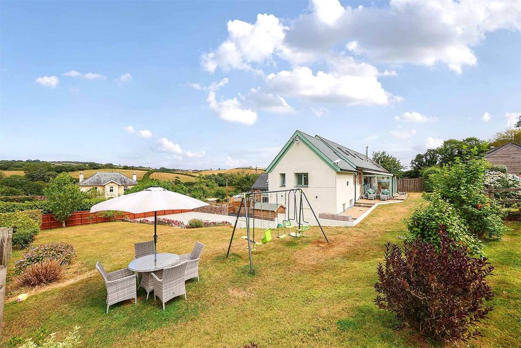 Property photo 2 of 37 Picture No. 03