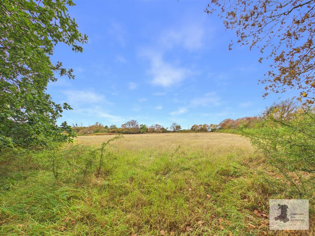 Property photo 2 of 28 Field 3