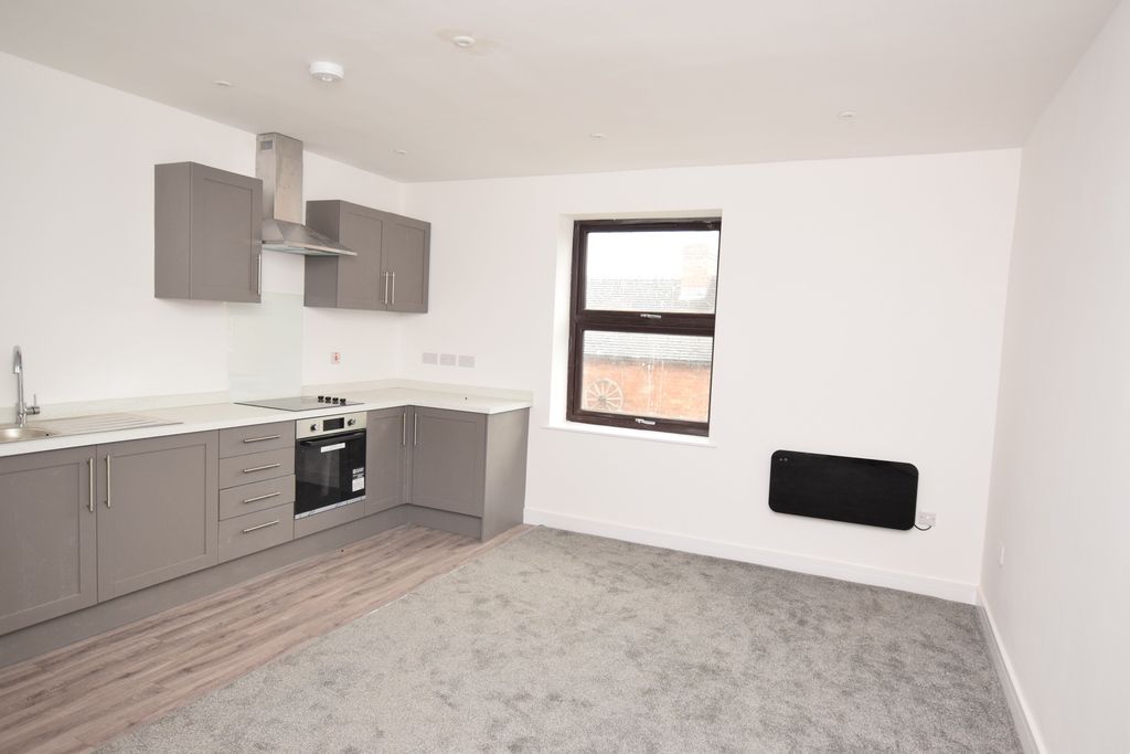 Property photo 2 of 4 Open Plan Lounge And Kitchen