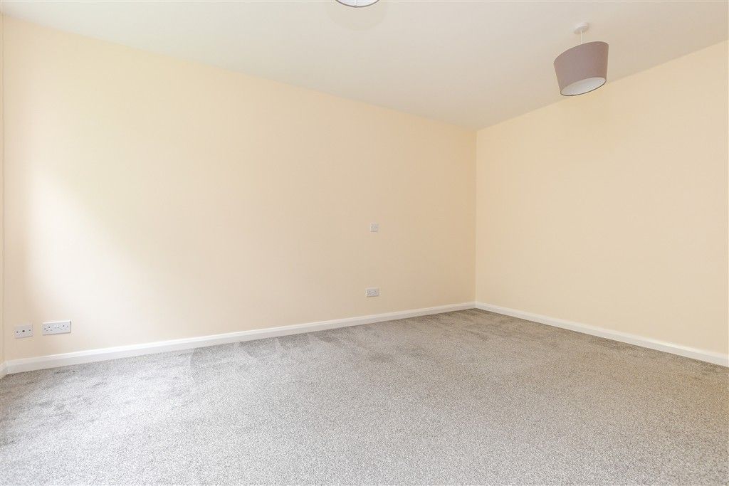 Property photo 1 of 12 Bedroom