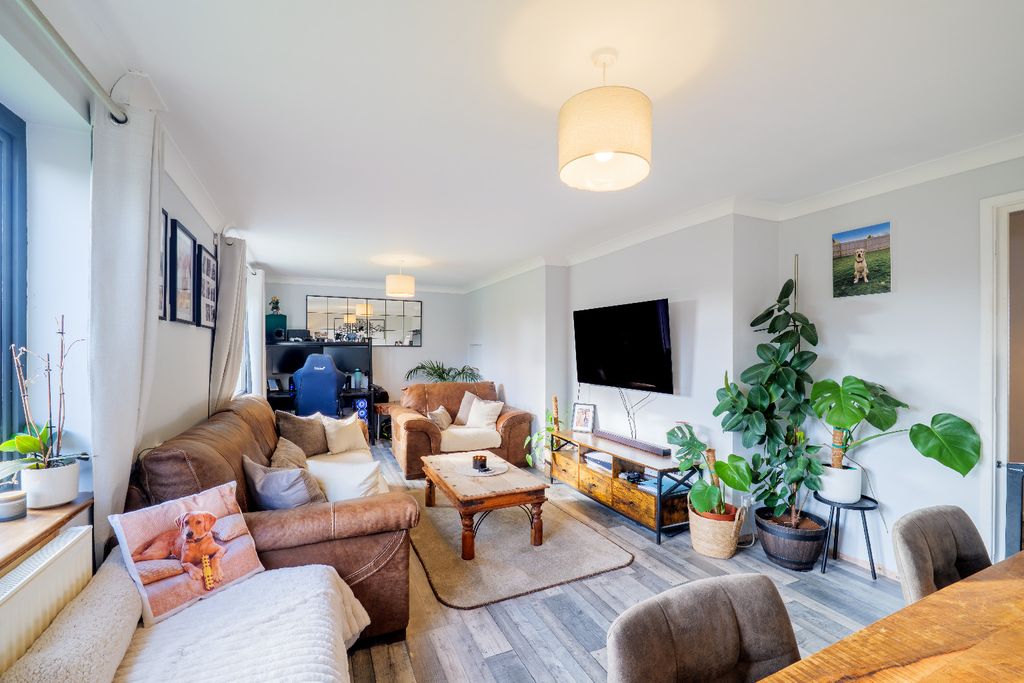 Property photo 3 of 18 6100146