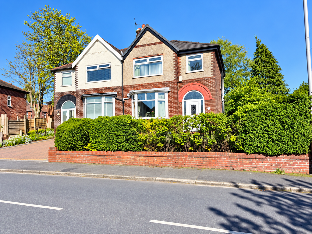 Property photo 1 of 17 Hill Lane