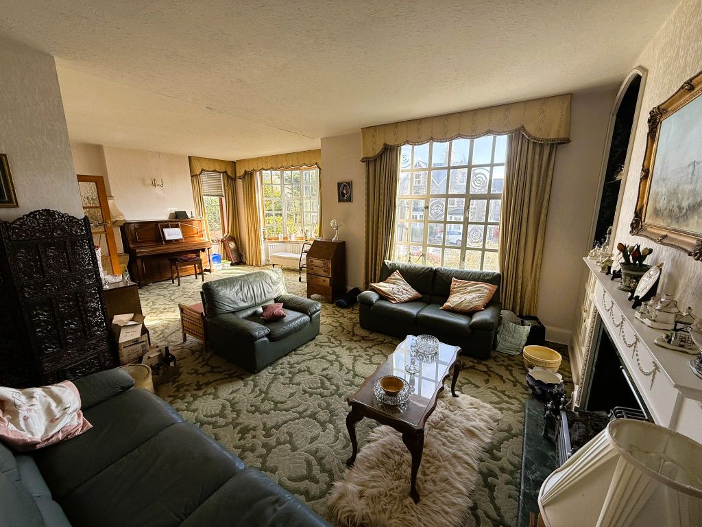 Property photo 2 of 18