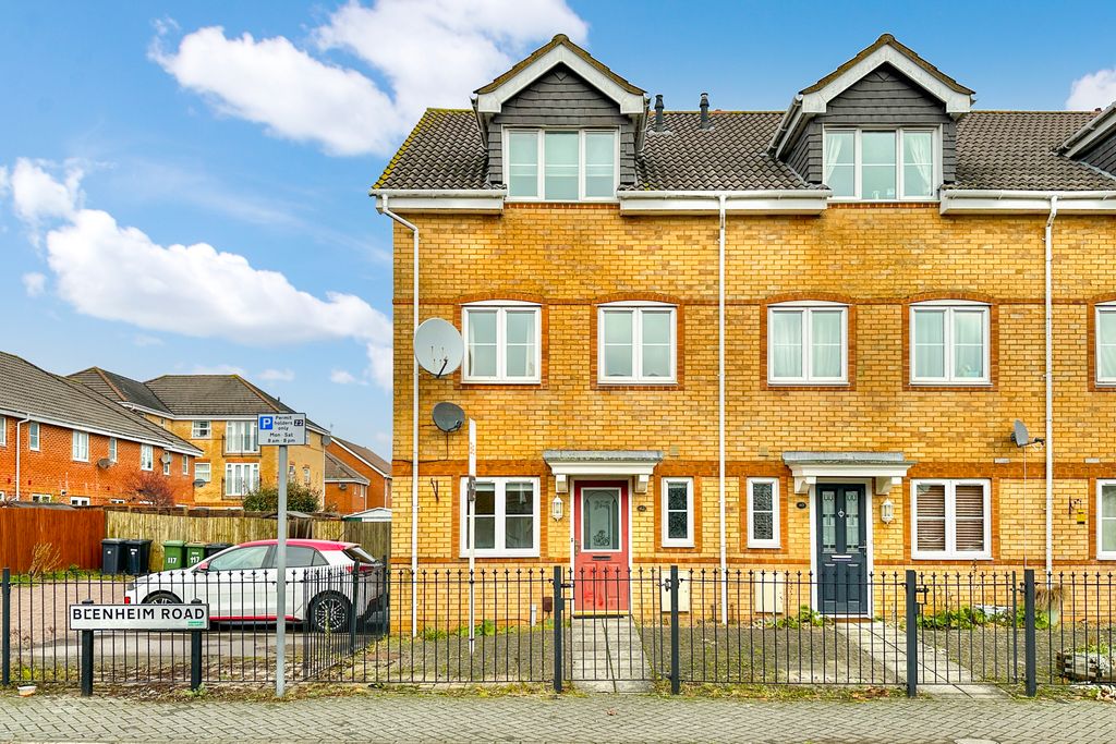 Property photo 1 of 12 External