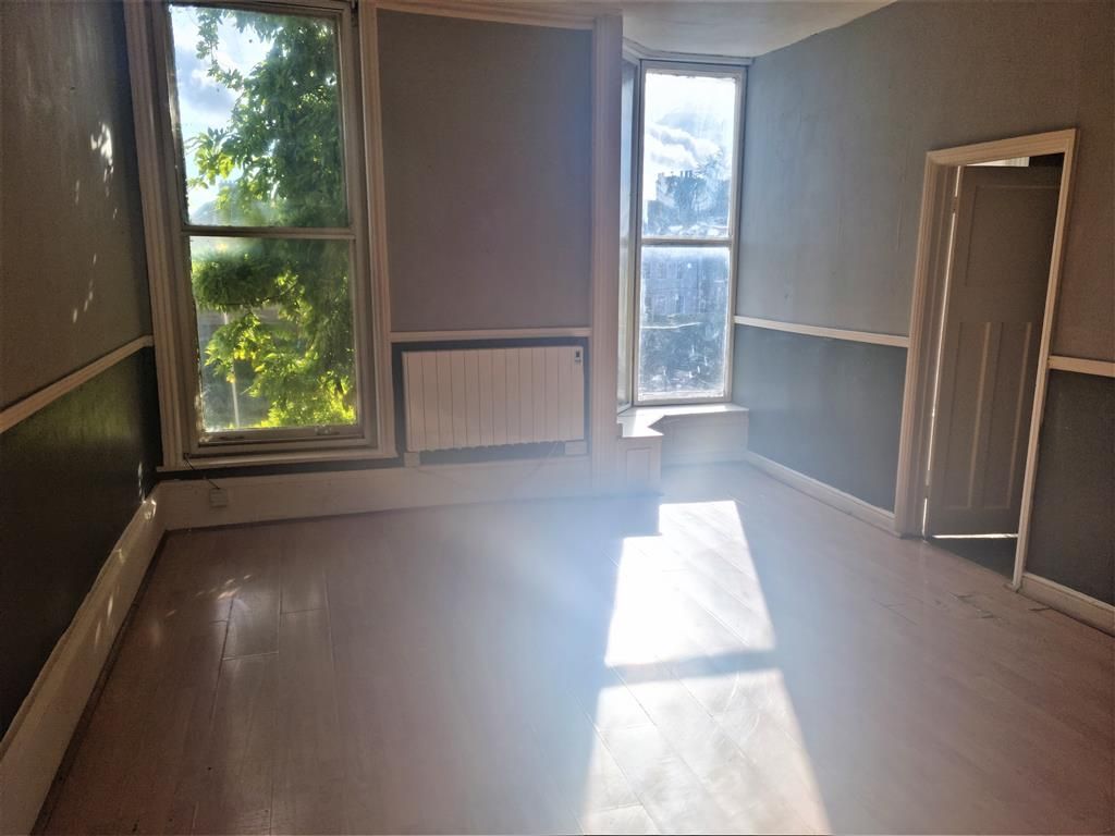 Property photo 1 of 5 Living Room