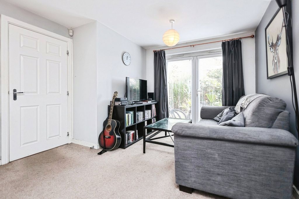 Property photo 3 of 19 Pbox-Img.Jpg