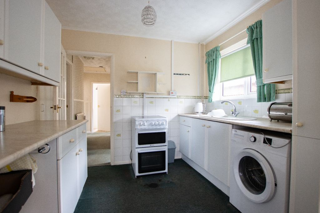 Property photo 2 of 15 4037244