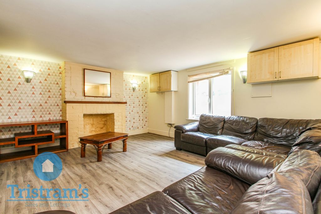 Property photo 2 of 30